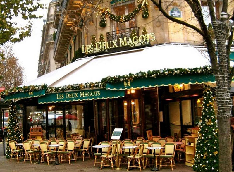 Le café des Deux Magots à Paris à Noël