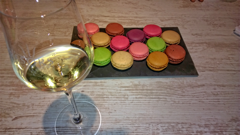 Champagne and macarons - an irresistible combination