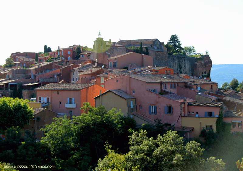 les-maisons-rouges-de-rousillon-provence