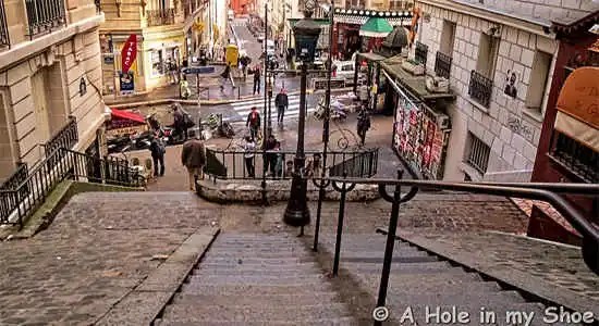 rue vallonnée montmartre paris