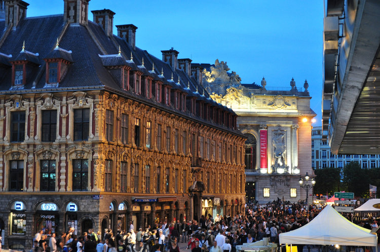 La Braderie à Lille, France - Oliver's Travels (Image courtoisie de Frédérique Voisin-Demery via Flickr) Villas de luxe dans le Nord de la France