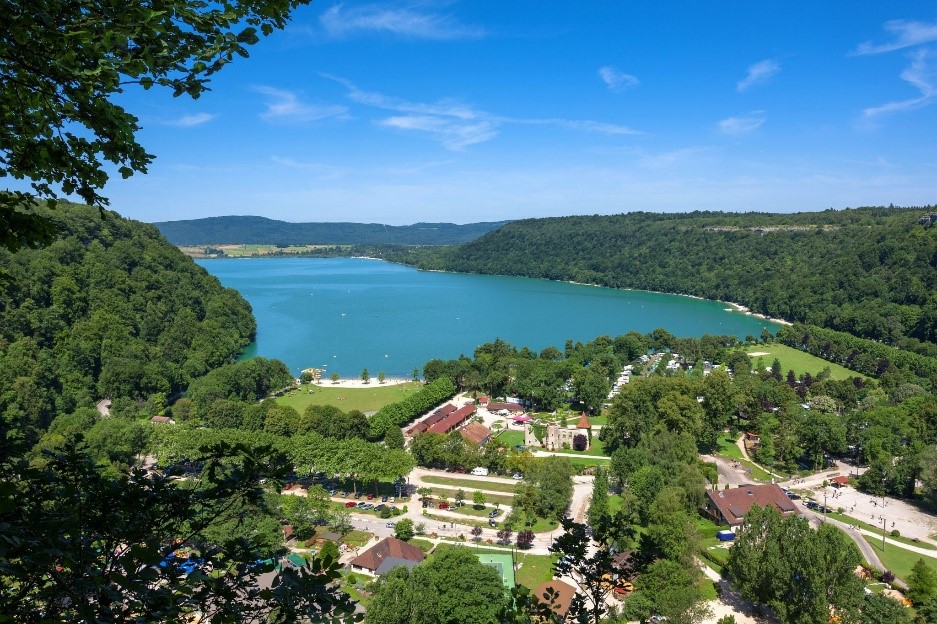 Le Lac De Chalain La Merveille Naturelle Du Jura Les P pites De France Le Lac De Chalain La Merveille Naturelle Du Jura Les P pites De France
