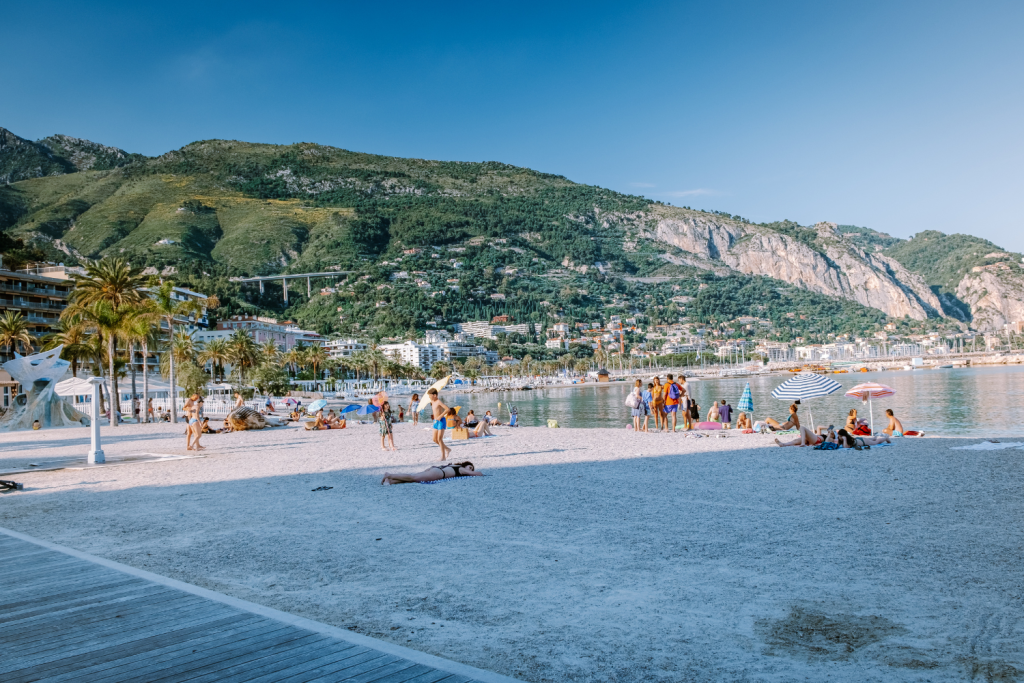 La plage du Casino de Menton