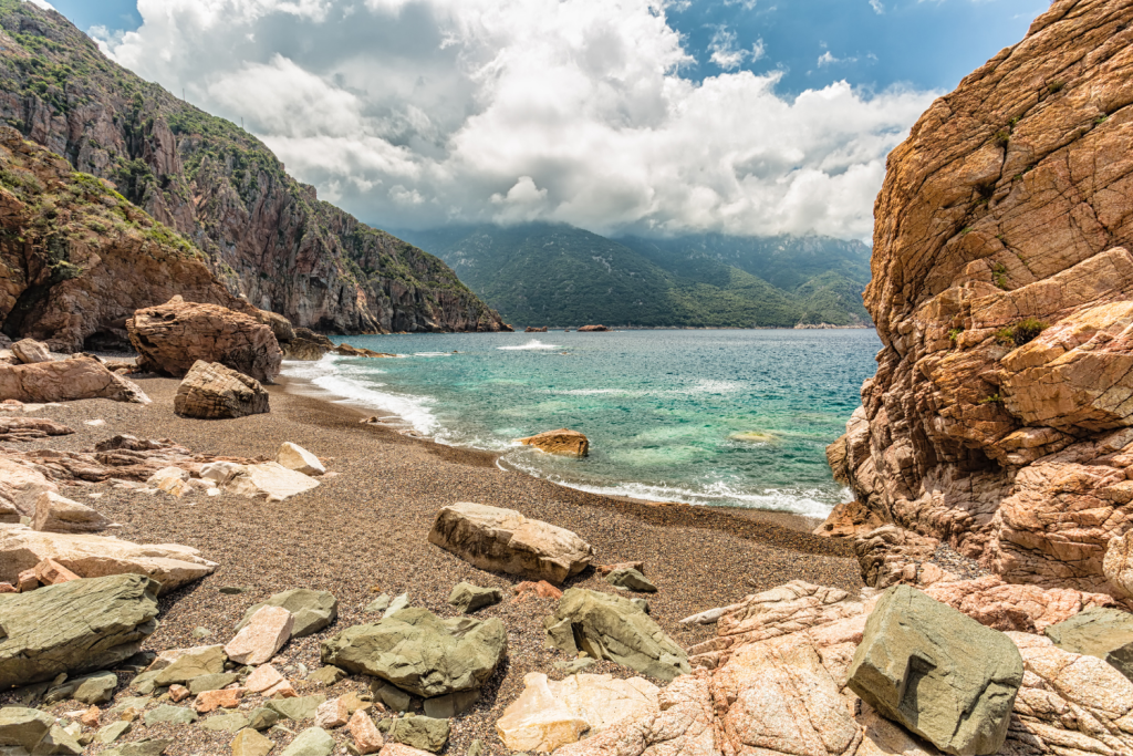 Plage de Bussaglia, à Porto