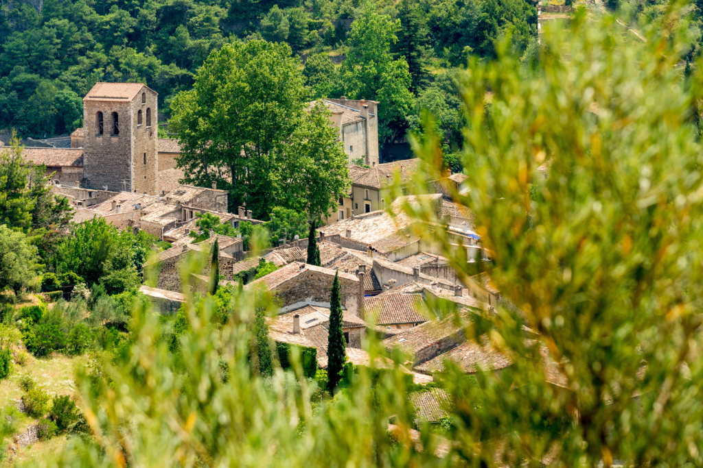 Saint-Guilhem-le-Désert village autour de Montpellier