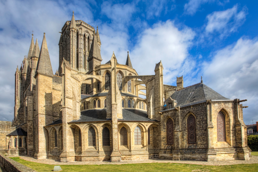 lieux incontournables pour visiter Coutances et ses environs, cathédrale Notre Dame de Coutances