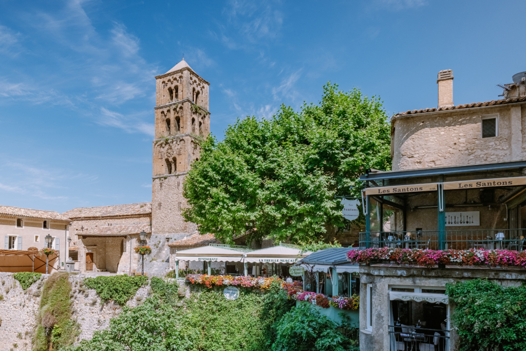 village provencal Moustiers-Sainte-Marie, Alpes-de-Haute-Provence