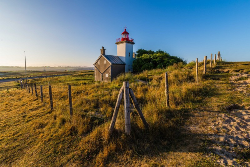 lieux incontournables pour visiter Coutances et ses environs, Agon-Coutainville et son phare