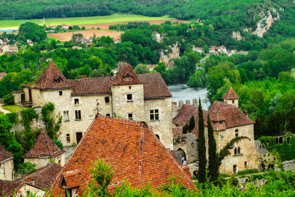 Village Saint-Cirq-Lapopie, plus beaux villages de France