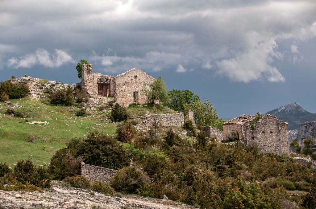 village Châteauneuf les Moustiers