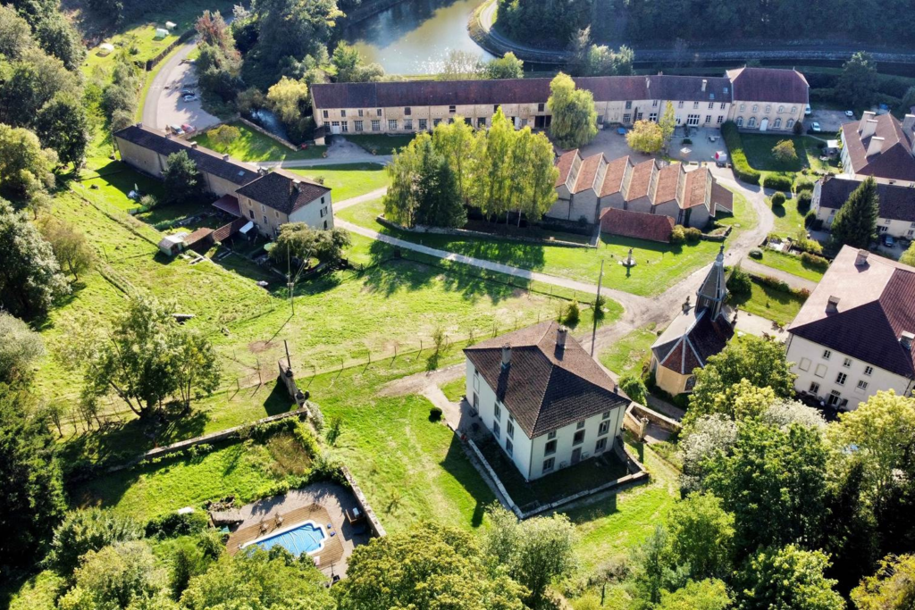 Que faire dans les Vosges, La Manufacture Royale de Bains-les-Bains