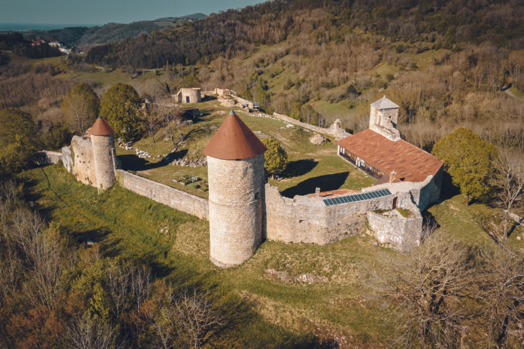 châteaux du Jura : Château de Chevreaux