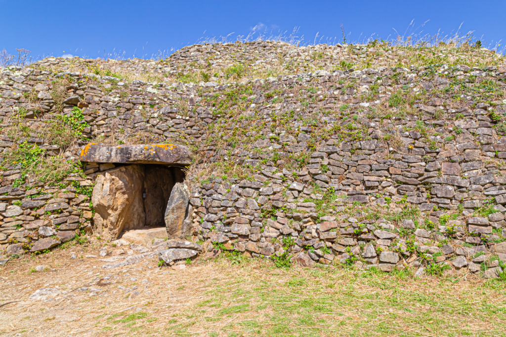 Parc naturel régional du Golfe du Morbihan, Visite du Cairn de Gavrinis