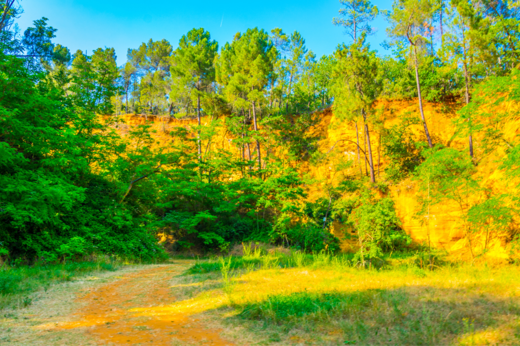 Que faire dans le Luberon : mines d'ocres de Bruoux