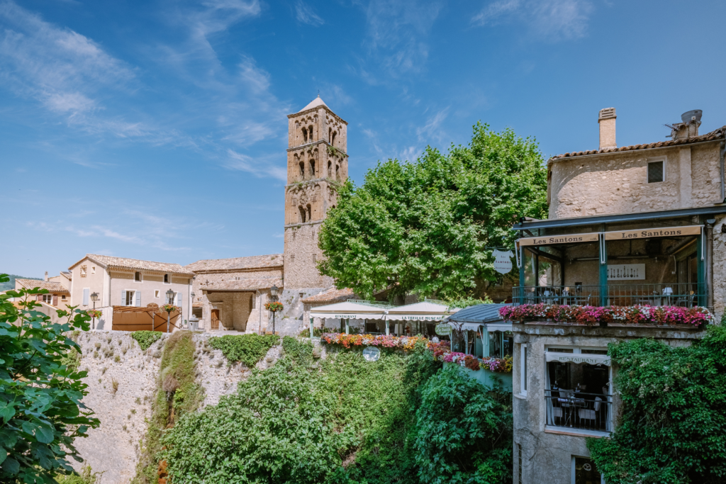 plus beaux villages des Alpes de Haute Provence : Moustiers-Sainte-Marie